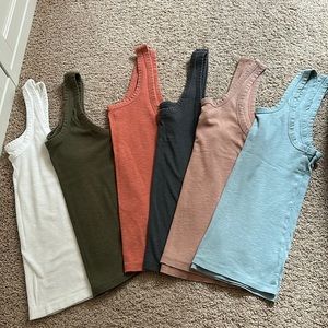 Lot of 6 Universal Thread Tank Tops